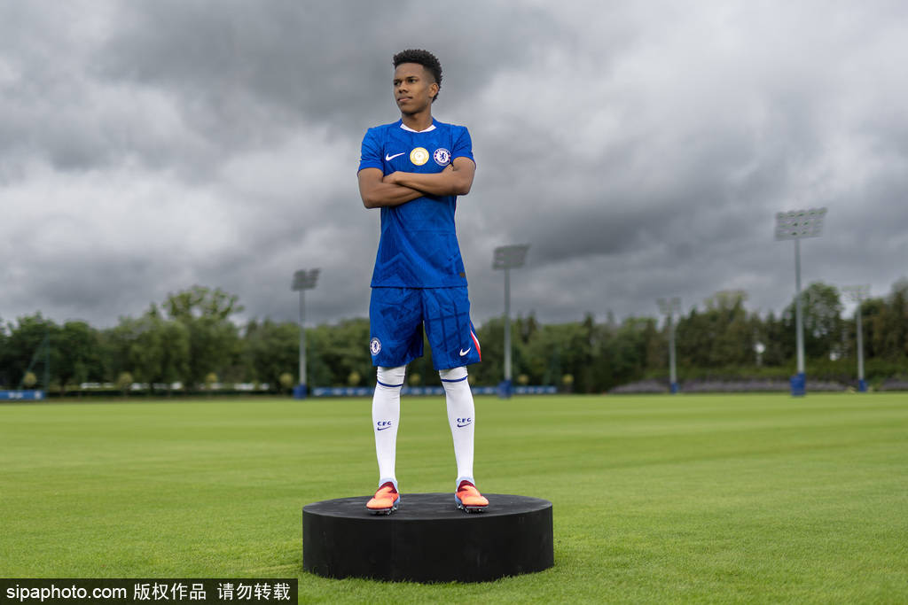 马雷斯卡的战术选择：埃斯特旺有望首发，安德烈留队带来的新机遇